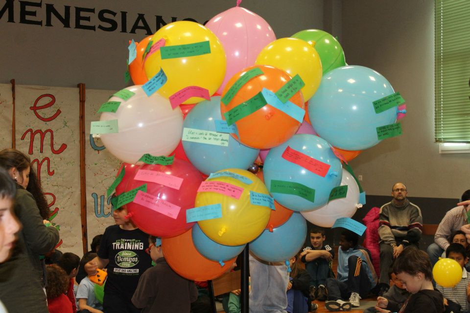 pascua FM13 globos